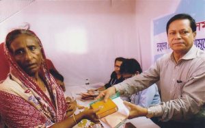 দুস্থদের জন্য বিনামূল্যে চিকিৎসা সেবা ও ঔষুধ বিতরন |